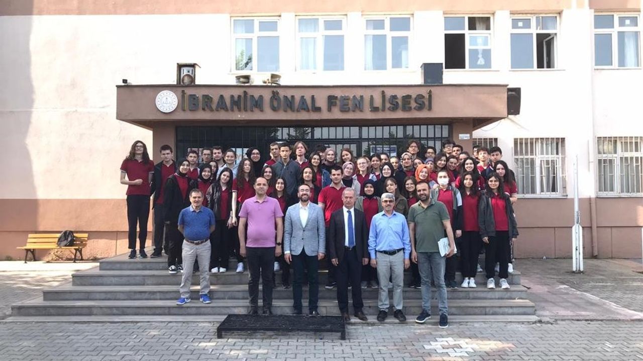 Mustafakemalpaşa Belediyesinden YGS'ye hazırlanan öğrencilere destek