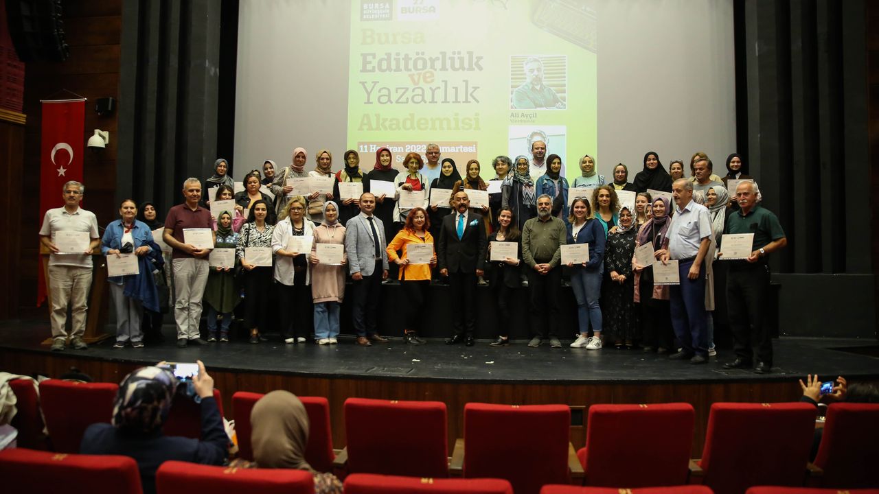 Bursa'da akademilerde ‘Katılım Belgesi’ sevinci