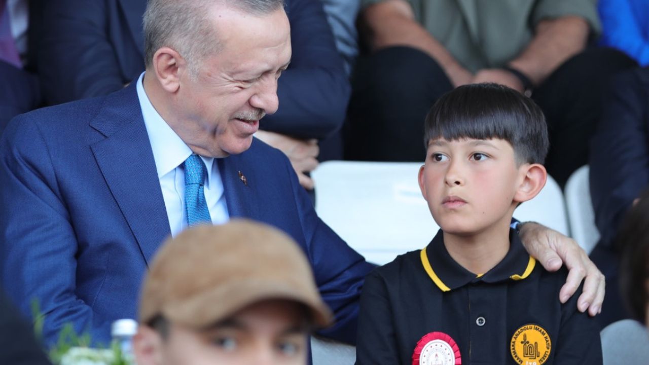 Cumhurbaşkanı Erdoğan karne dağıtım töreninde