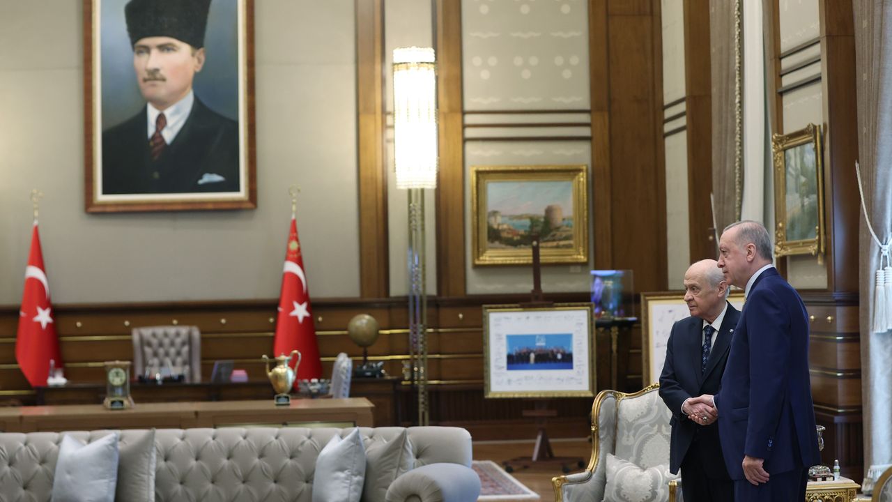 Cumhurbaşkanı Erdoğan, Beştepe'de Bahçeli'yle görüştü