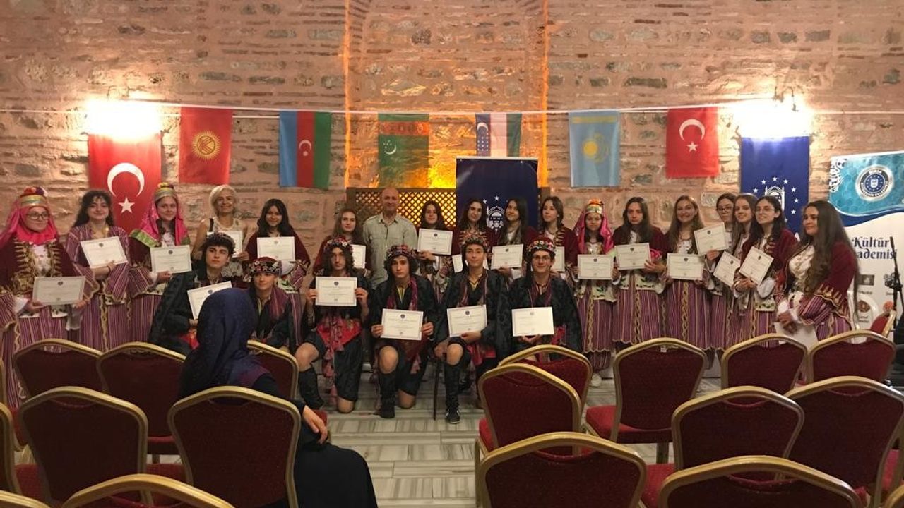 Bursa'da Kültür Akademisi’nde coşkulu final