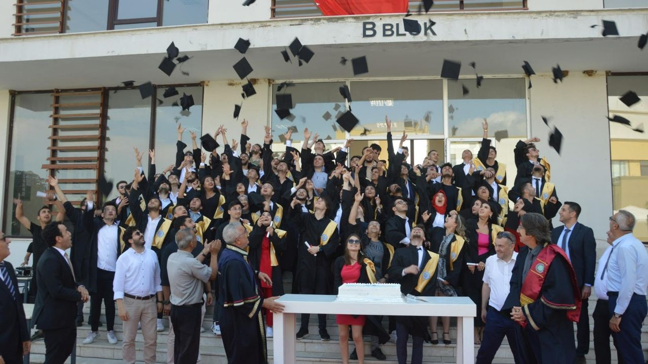 Orhangazi’de mezuniyet sevinci