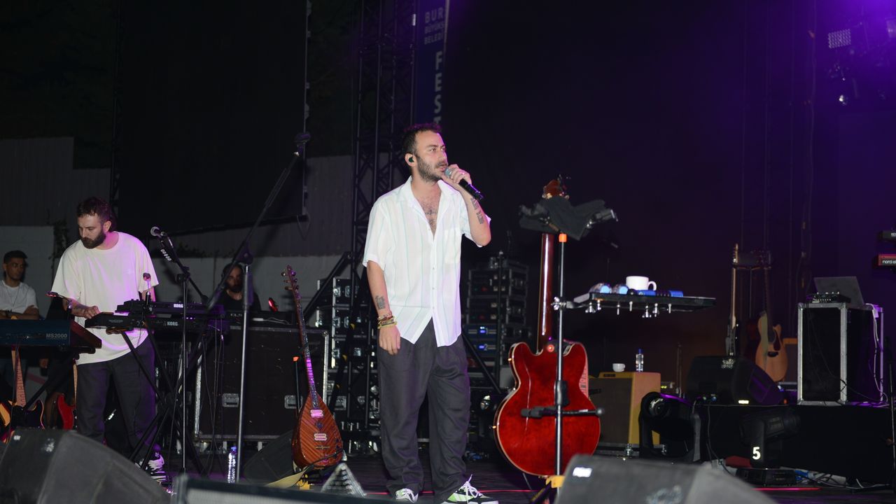 Bursa'da Festivalde “Yüzyüzeyken Konuşuruz” fırtınası esti