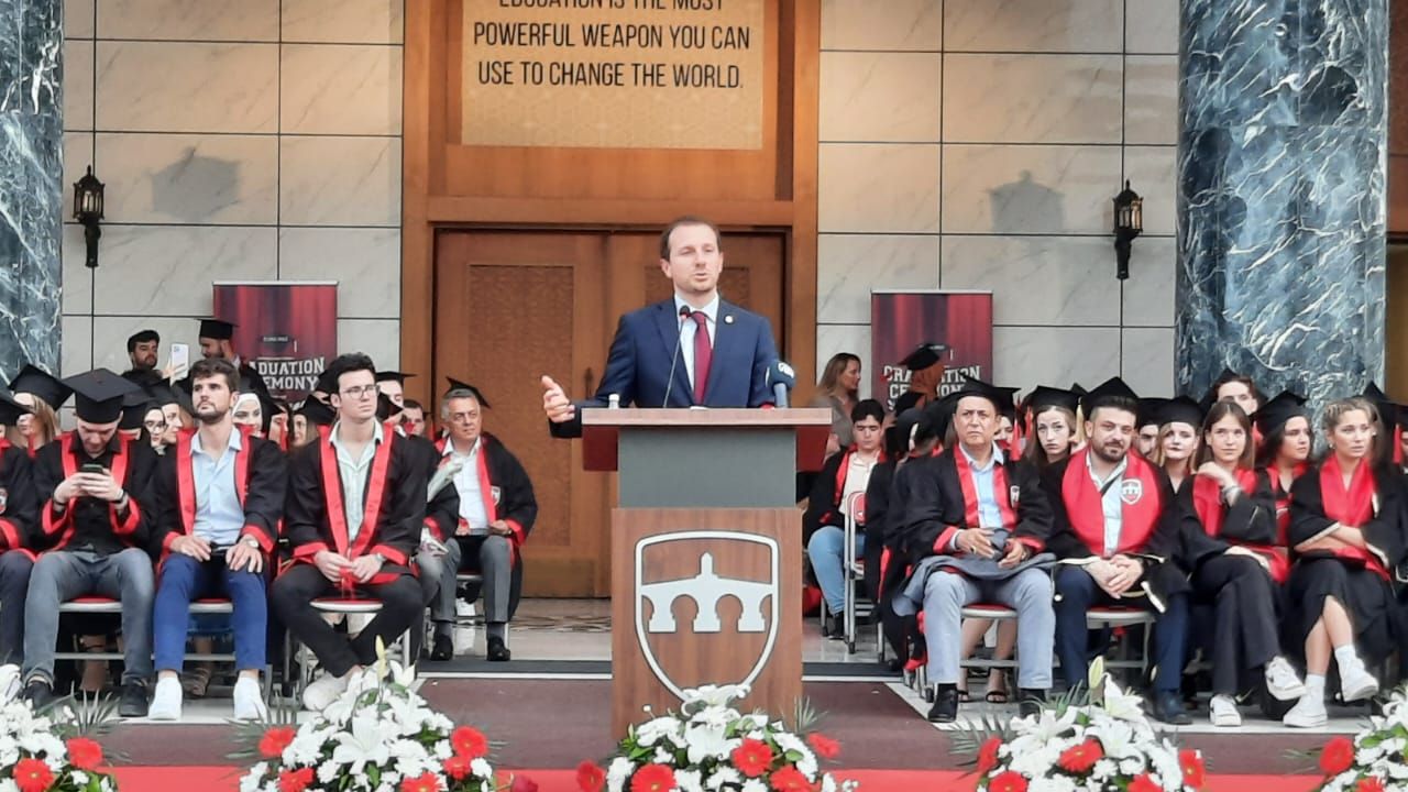 Uluslararası Balkan Üniversitesi mezuniyet töreni