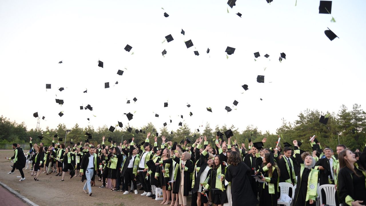 Bursa'da Ziraat Fakültesi’nde mezuniyet sevinci