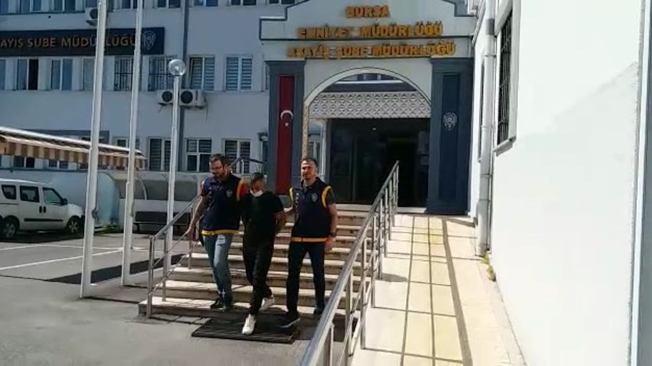Bursa'da oto hırsızı çalıntı araçla yakalandı