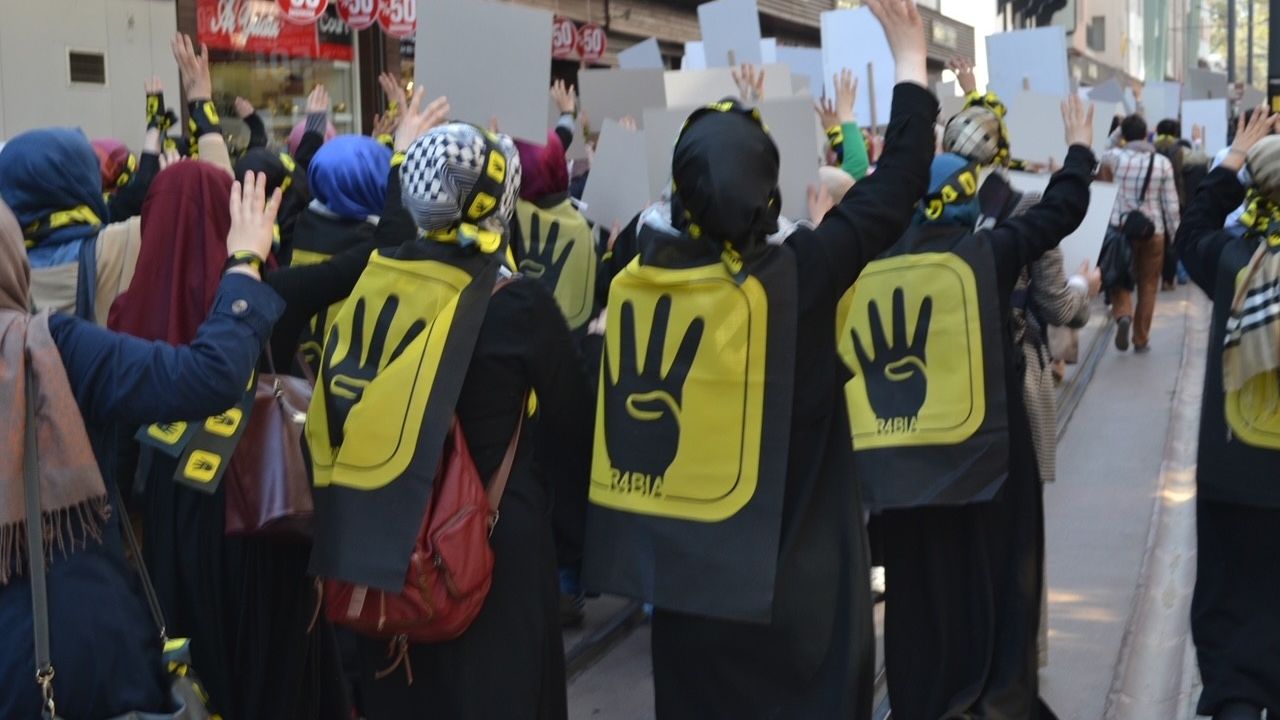 Çevik Bir'in tahliyesine Bursa'da tepki