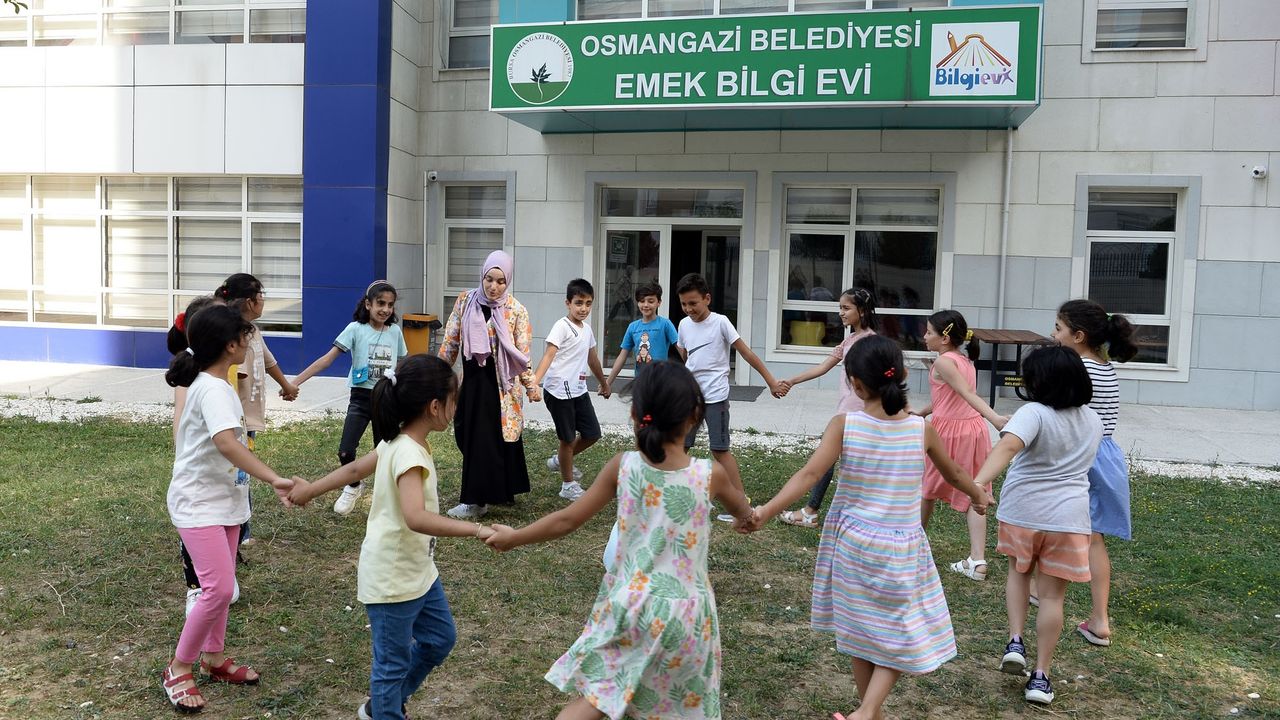 Osmangazi'de Bilgi Evleri'nde dolu dolu eğitim