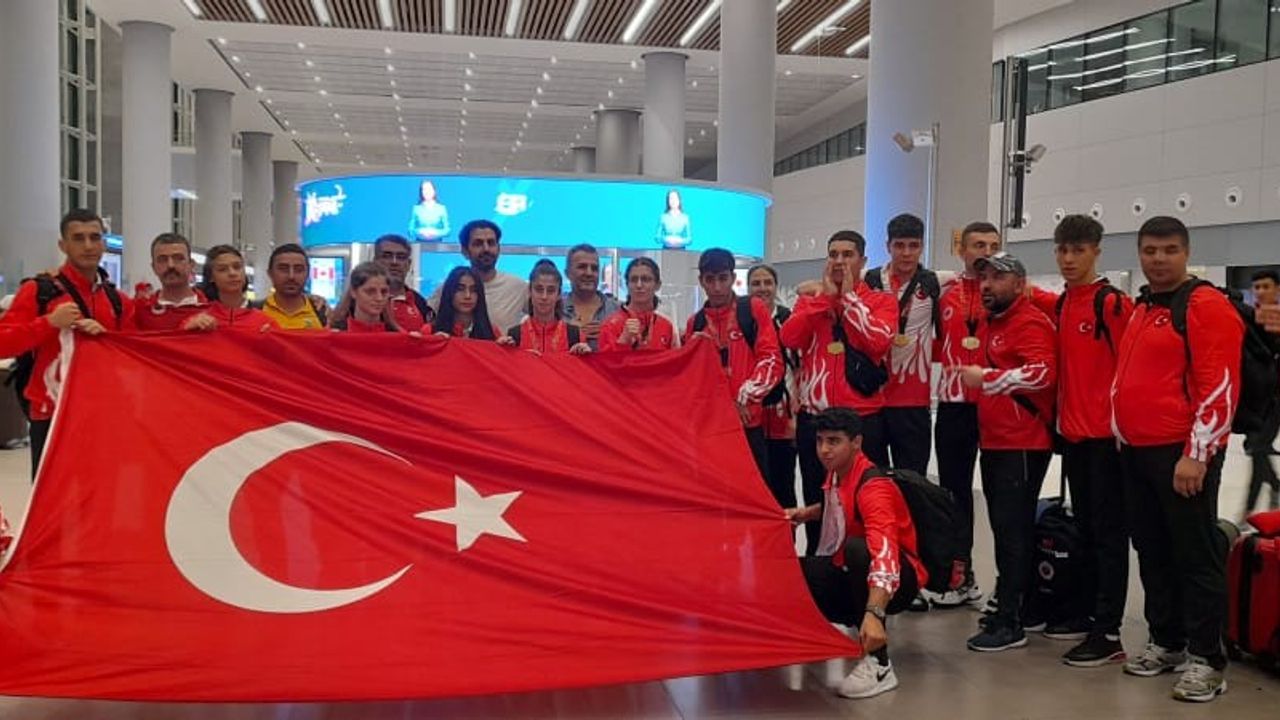 Muaythai Dünya Şampiyonası'nda Türk gençlerinden müthiş başarı