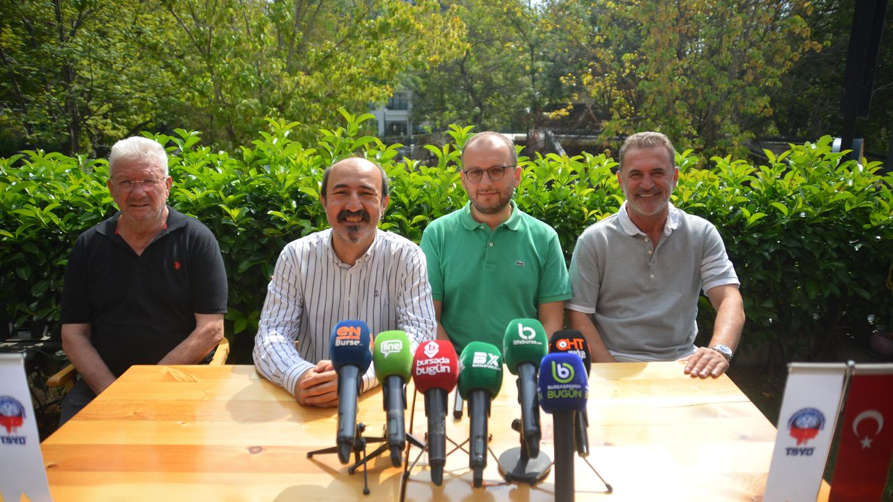 Bursaspor’da Tahsin Tam, İsmail Ertekin ve yönetici Mehmet Zahit Yanar konuştu