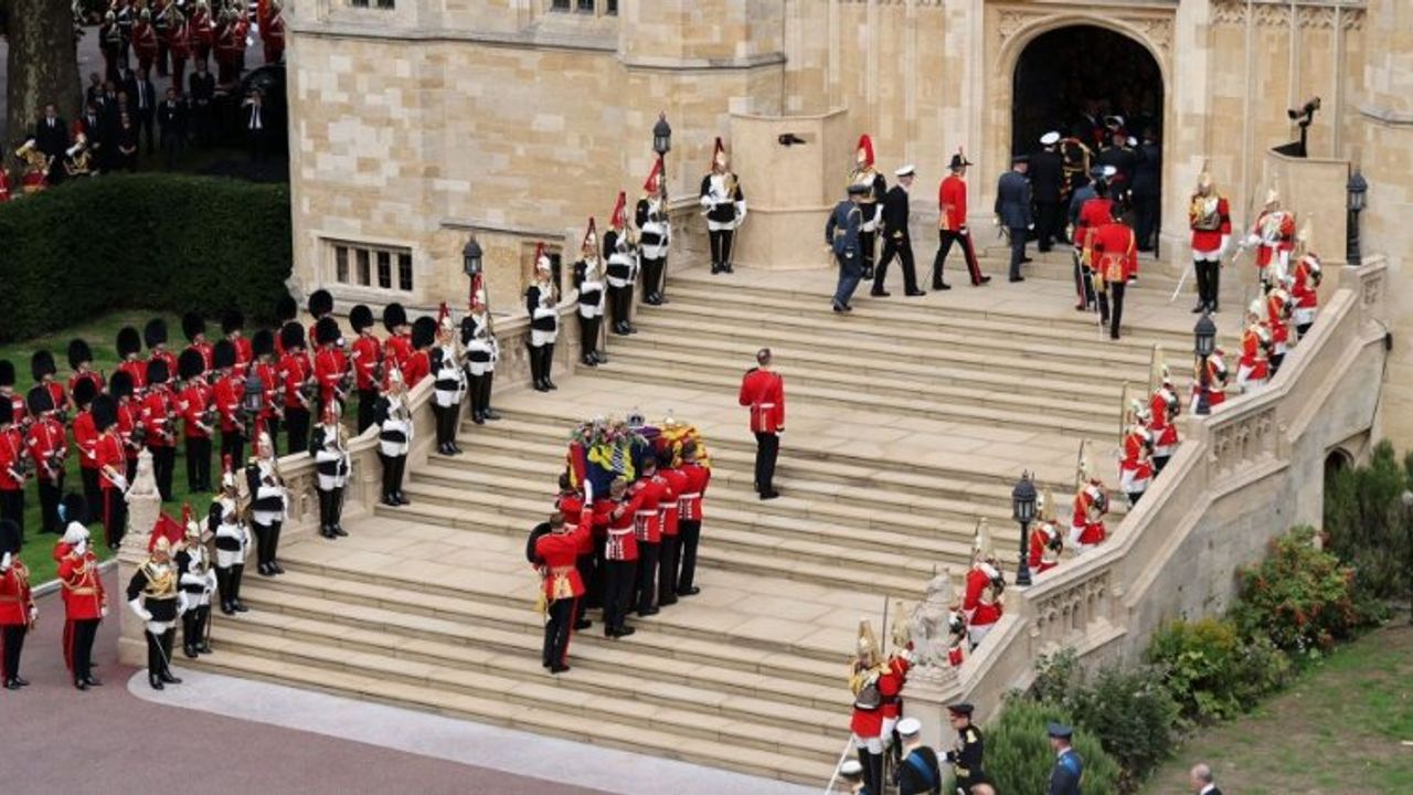 Kraliçe II. Elizabeth'in cenaze töreninde 'Bursa' detayı!