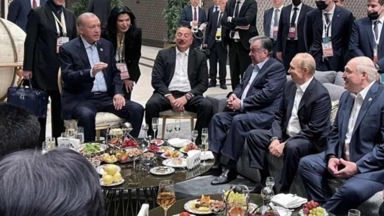 Cumhurbaşkanı Erdoğan, "Ebedi Şehir"de ŞİÖ Zirvesi'ne katılan liderlerle sohbet etti