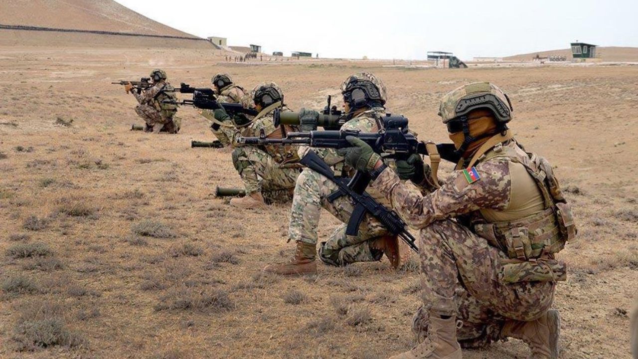 Azerbaycan-Ermenistan sınırında gerginlik tırmandı...
