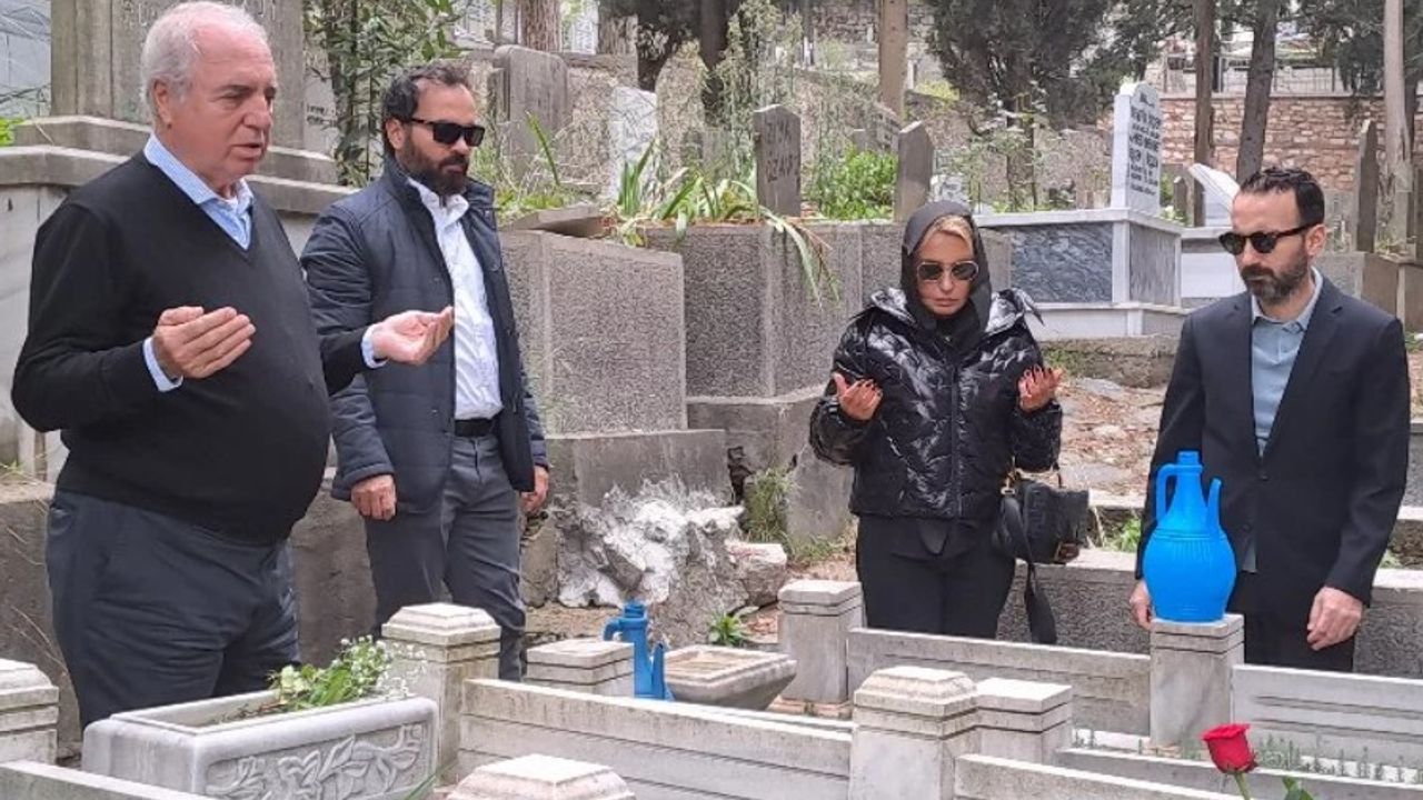Ali Osman Sönmez, vefatının 21. yılında Bursa'da kabri başında anıldı