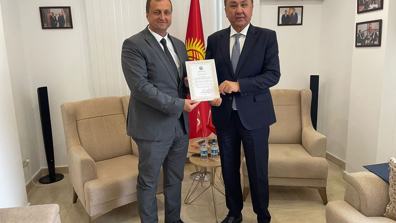 Kırgız Cumhuriyeti’nden Başkan Usta’ya teşekkür belgesi