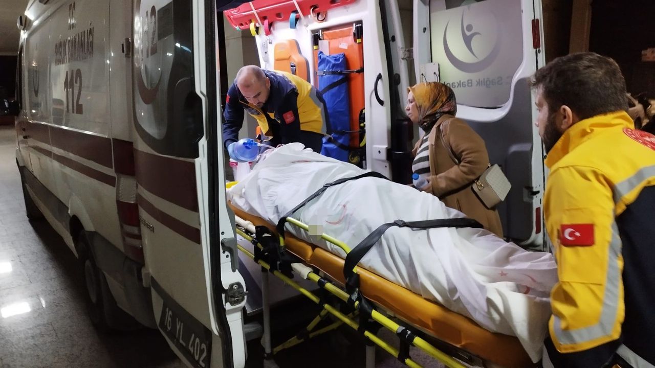 Bursa'da cipe çarpan motosiklet sürücüsü ağır yaralandı