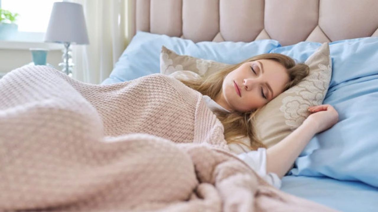 Yanlış uyku pozisyonu ağrılara neden olabiliyor