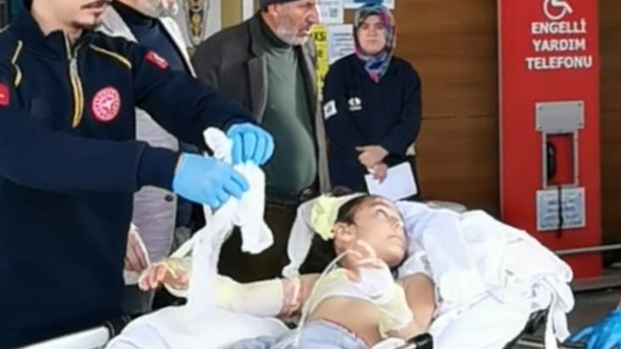 Bursa'da kaynar su dolu tencereye düşen çocuk yaralandı