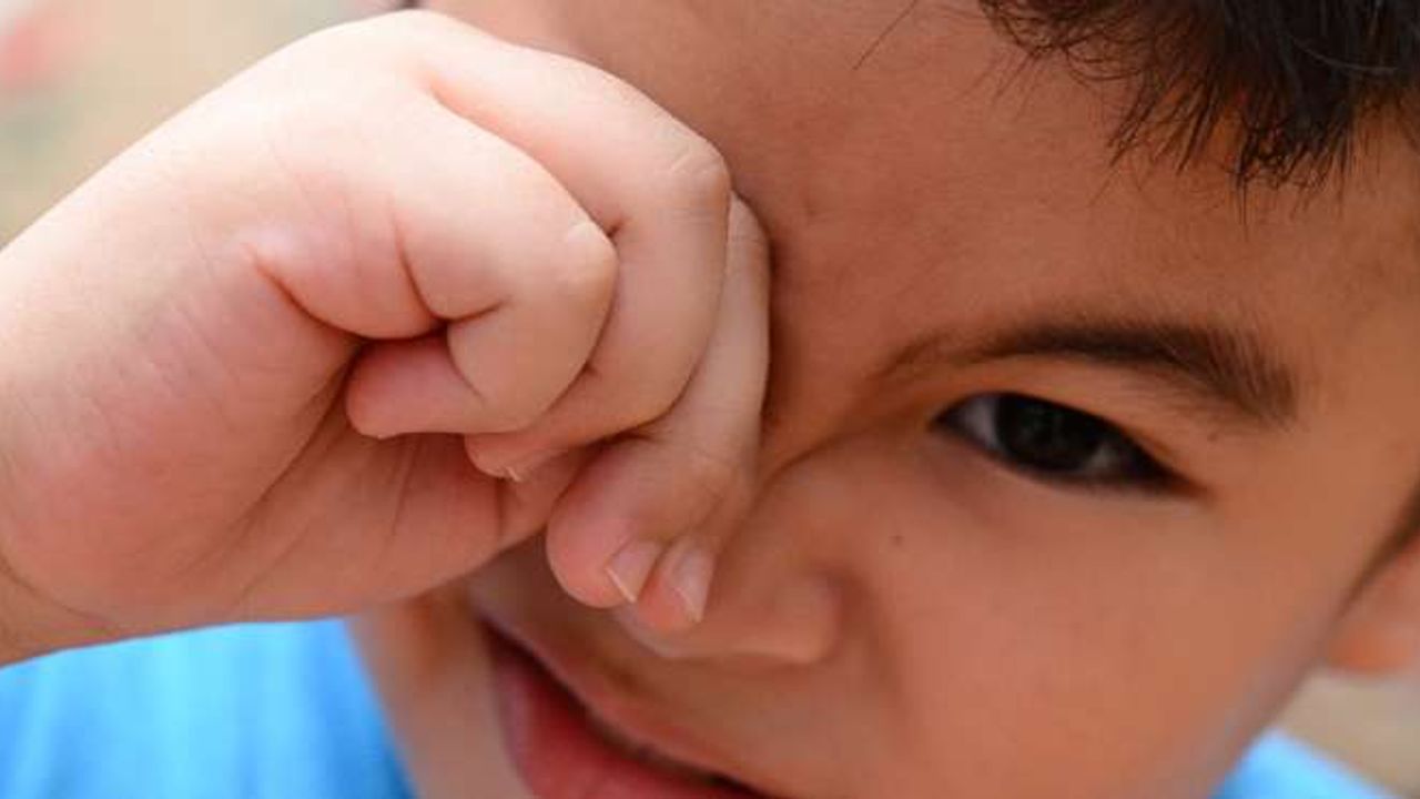 Gözlerde katarakt sorunu çocukları da etkiliyor! Nelere dikkat edilmeli?