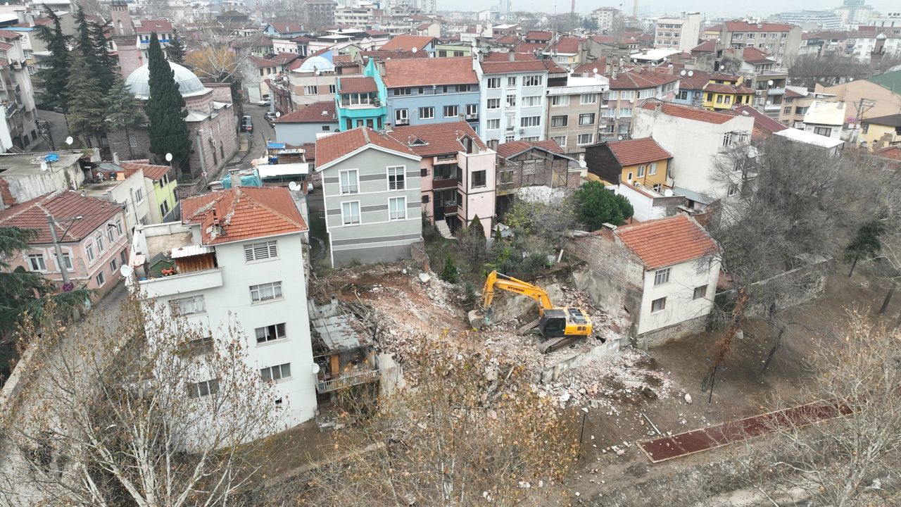 Bursa'da riskli yapılar ortadan kaldırılıyor