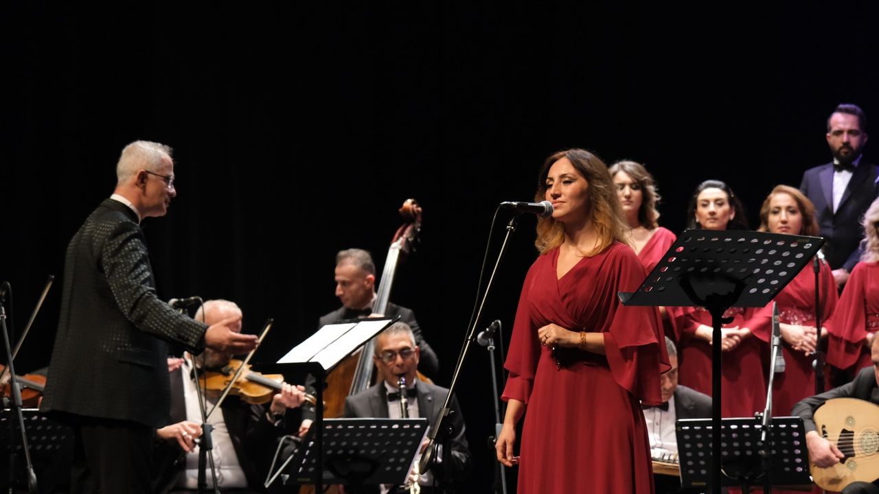 Bursa'da Çiğdem Yarkın’la müzik ziyafeti