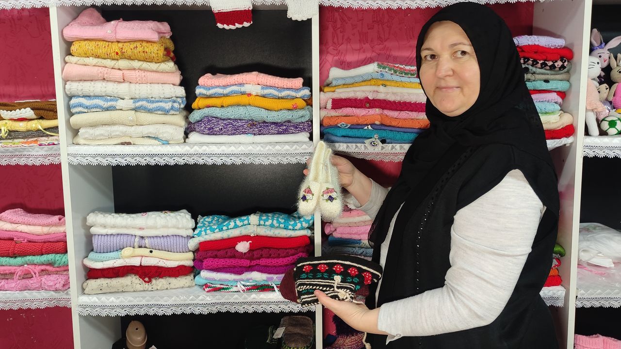 Bursa'da bu dükkanda sadece ev hanımlarının yaptığı ürünler satılıyor