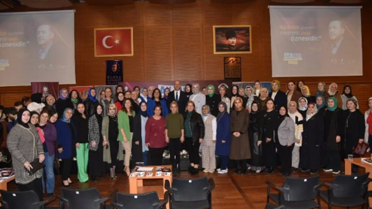 'Siyaset Akademisi Kadın' programlarının Bursa ayağı başladı