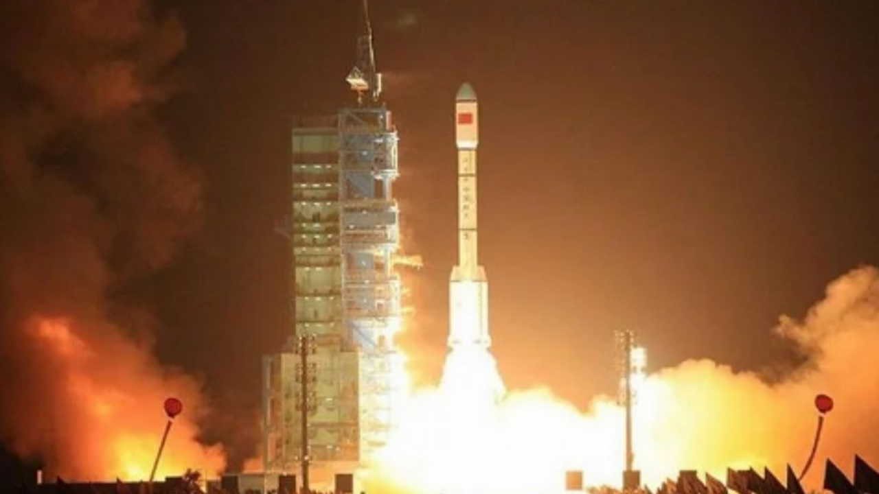 Çin, yer gözlem uydusu 'Gaofın-11 04'ü uzaya fırlattı