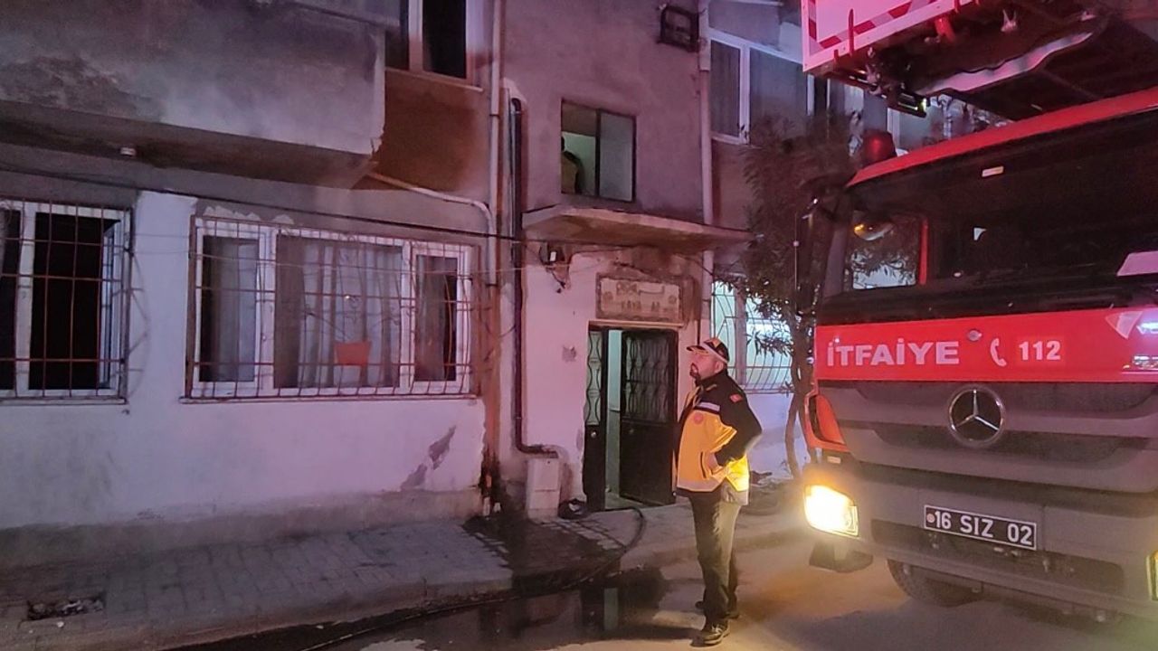 Bursa'da doğal gaz patladı bina sakinleri faciadan döndü!