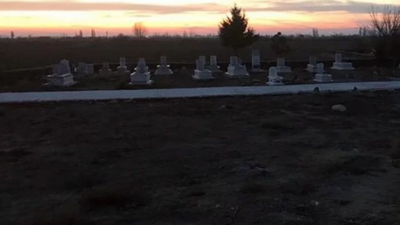 Mezarlıkta yarısı toprağa gömülü cansız kadın bedeni bulundu