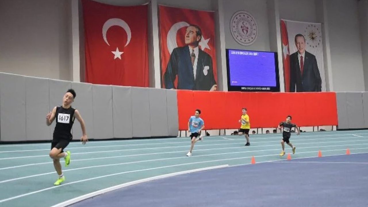 Osmangazi Atletizm Salonu’nda gençlik rüzgarı