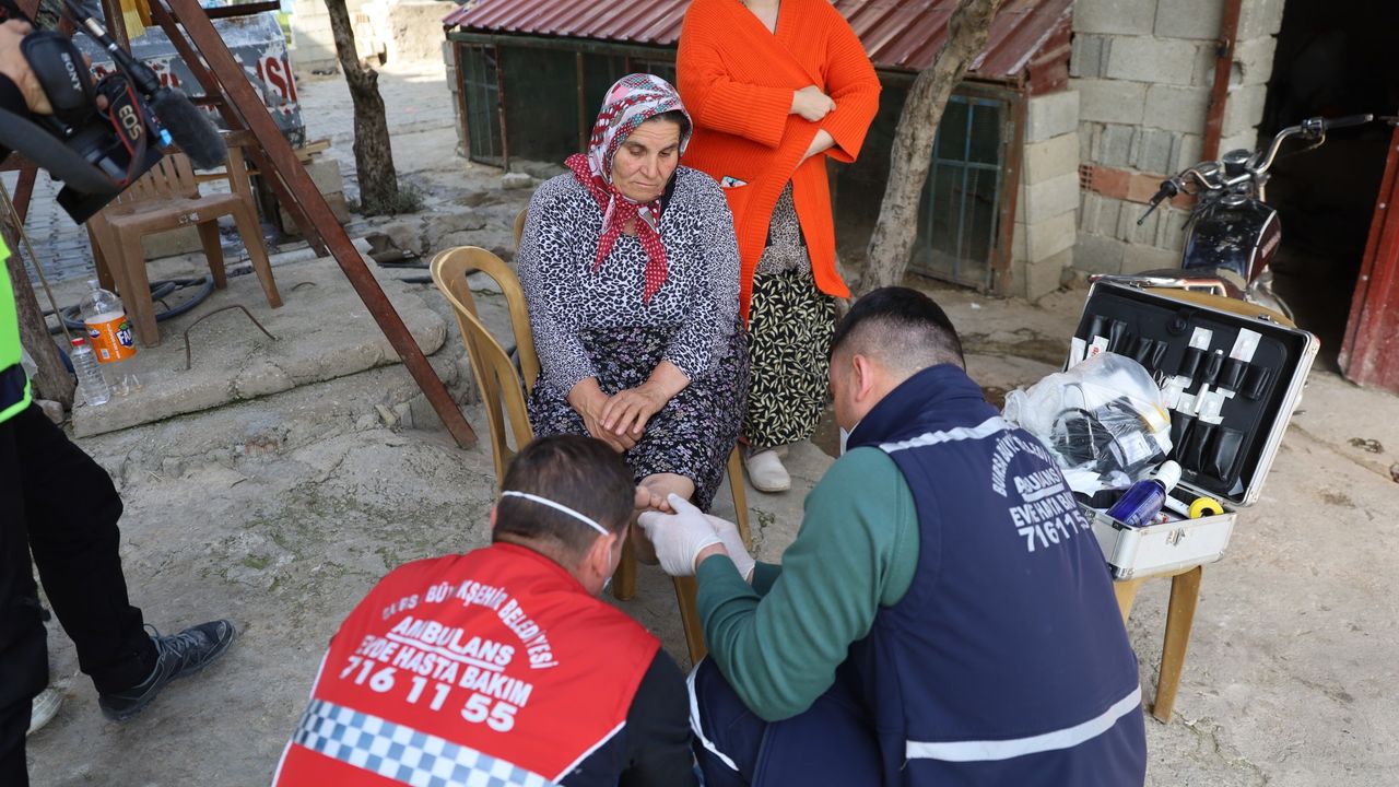 Bursa'da sağlık hizmetleri depremzedelerin ayağına gidiyor