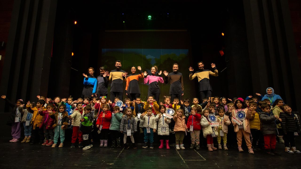 Bursa'da perde çocuklar için açıldı