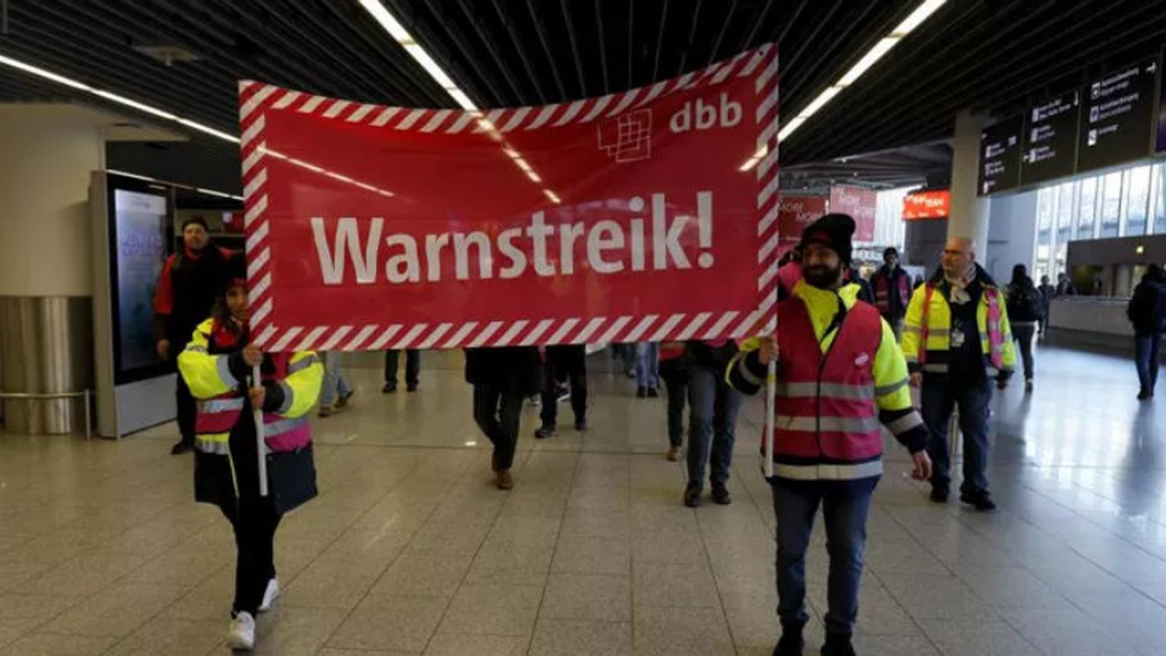 Almanya’da ulaşım sektörü çalışanları grev başlattı