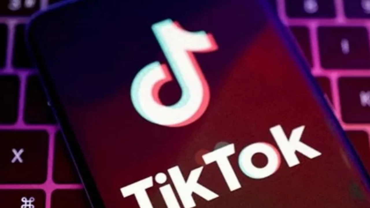 TikTok reşit olmayan kullanıcılar için zaman sınırı getiriyor!