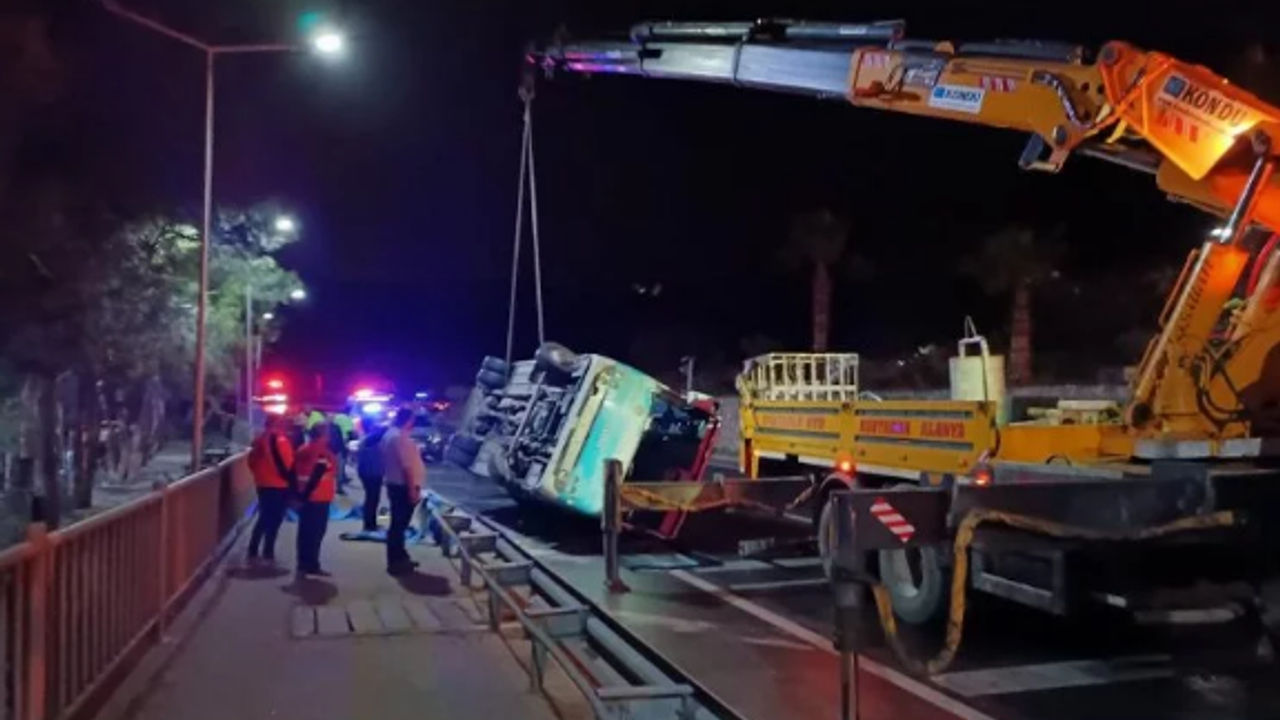 Alanya Kestelspor otobüsü kaza yaptı! Çok sayıda yaralı var