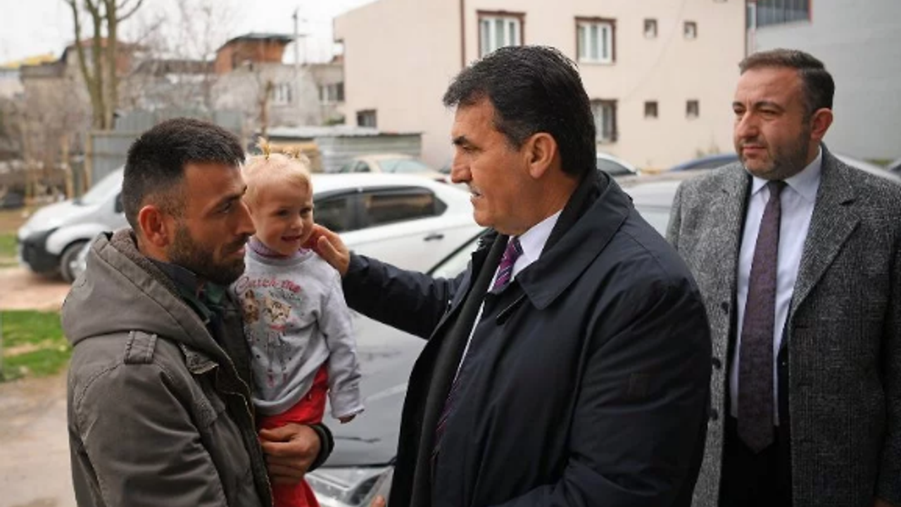Bursa Osmangazi Belediye Başkanı Mustafa Dündar'dan depremzede ailelere ziyaret