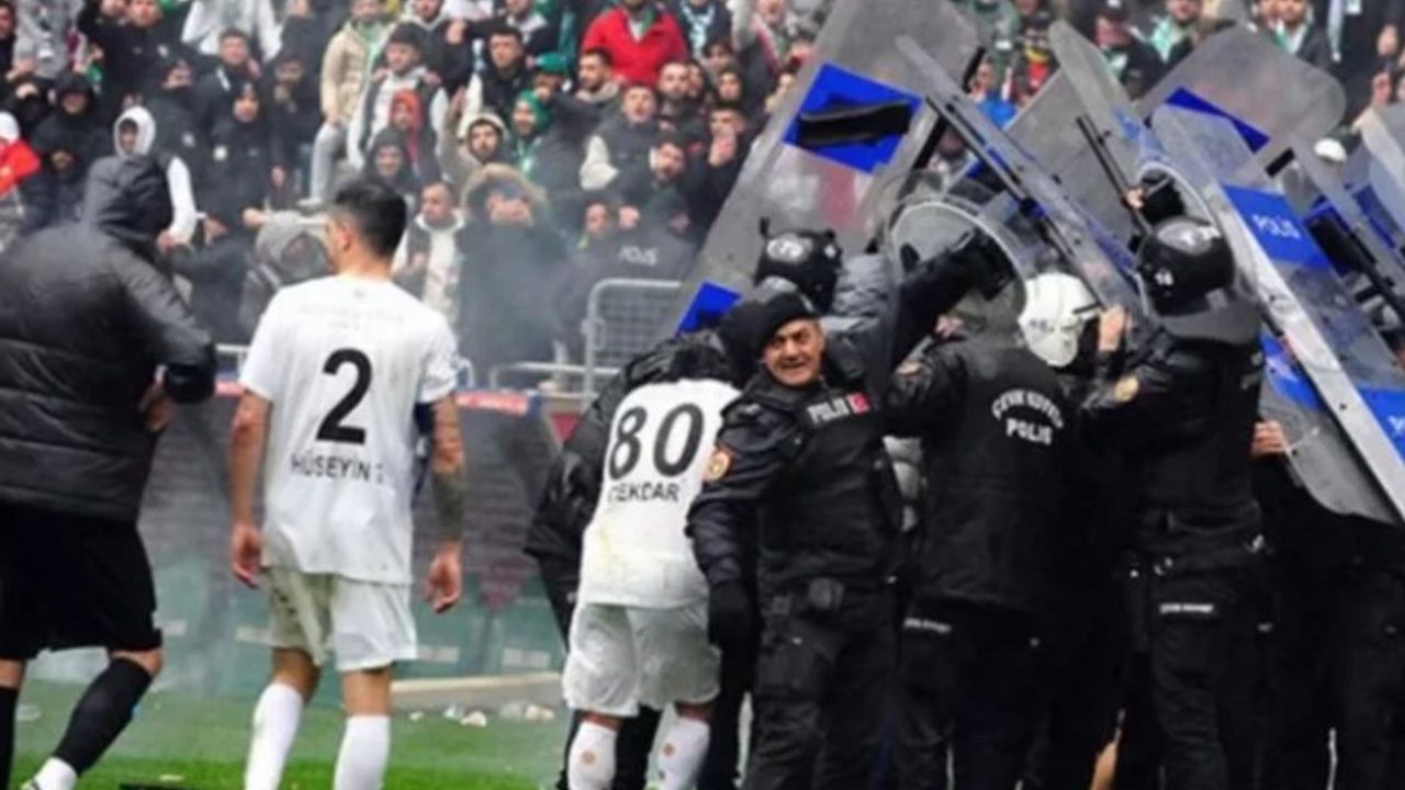 Bursaspor-Amed Spor maçındaki olaylar sonrası 10 şüpheli gözaltında