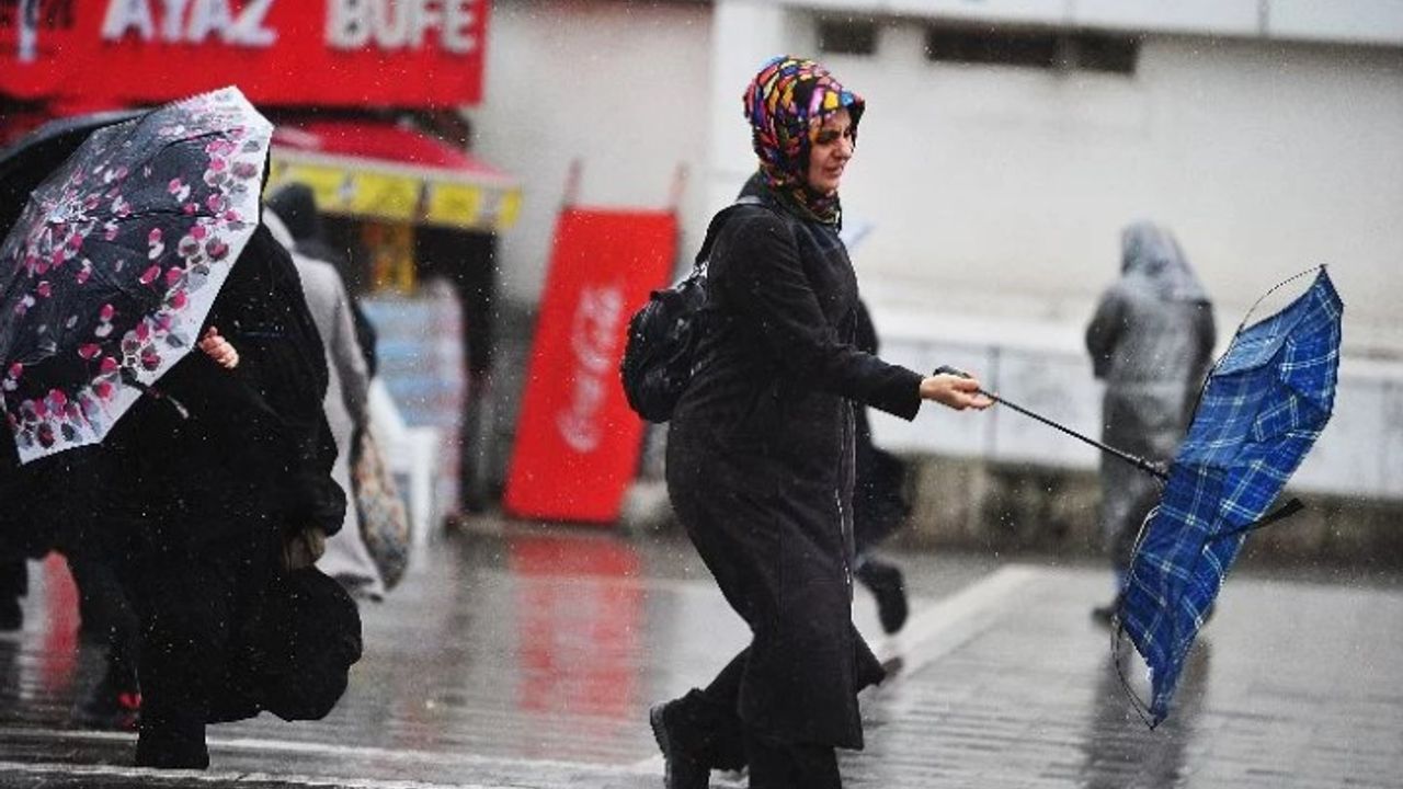 Bursa'da kuvvetli fırtına ve sağanak