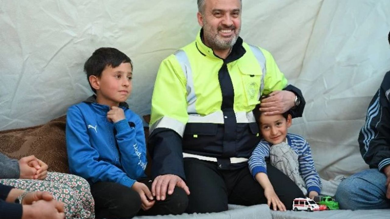 Bursa Büyükşehir Belediye Başkanı Aktaş'dan, Hatay'da depremzede ailelere ziyaret