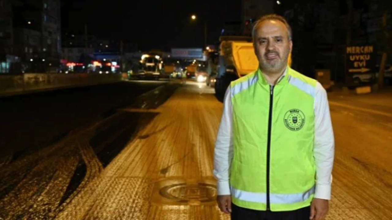 Bursa Ankara yolunda gece mesaisi sürüyor