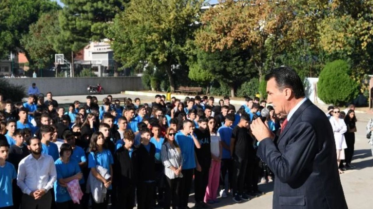 Bursa'da Başkan Dündar’dan her gün farklı okul ziyareti