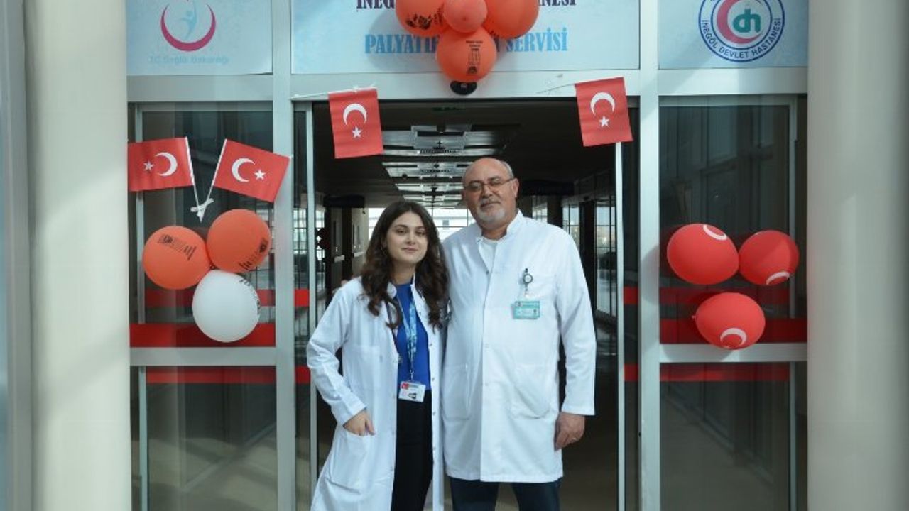 Bursa'da baba kız aynı hastanede şifa dağıtıyor