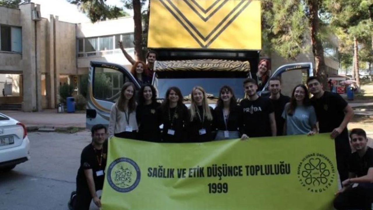 Bursa'da öğrenciler çadır projesiyle sağlık hizmeti vermeyi sürdürüyor