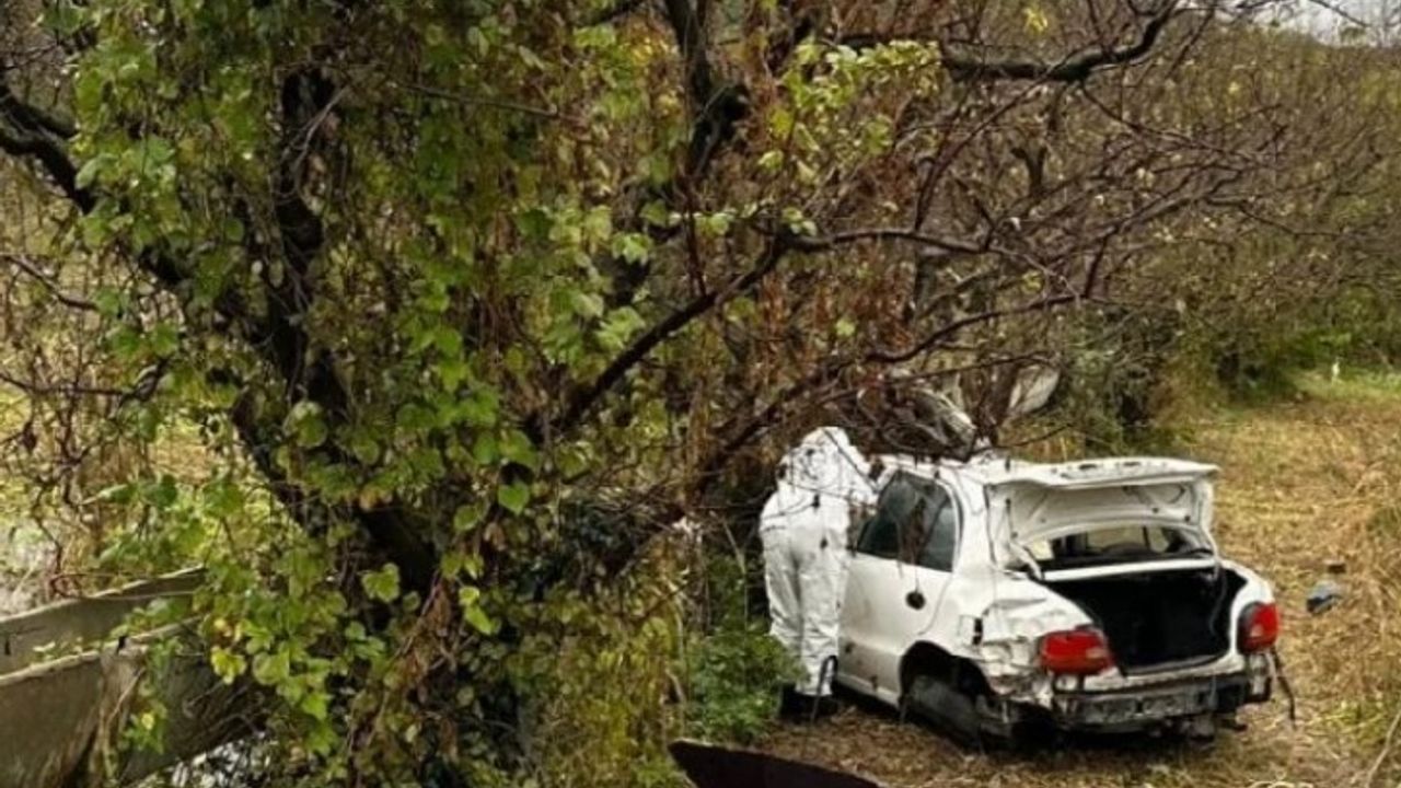 Bursa'da su kanalına çarpan otomobilin sürücüsü hayatını kaybetti!