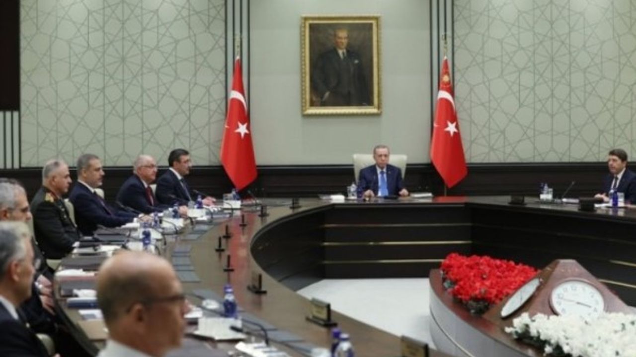 Dolmabahçe'de Cumhurbaşkanı Erdoğan başkanlığında güvenlik zirvesi