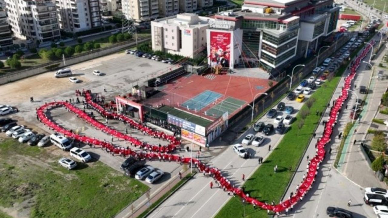Bursa'da dev Türk Bayraklı kortej