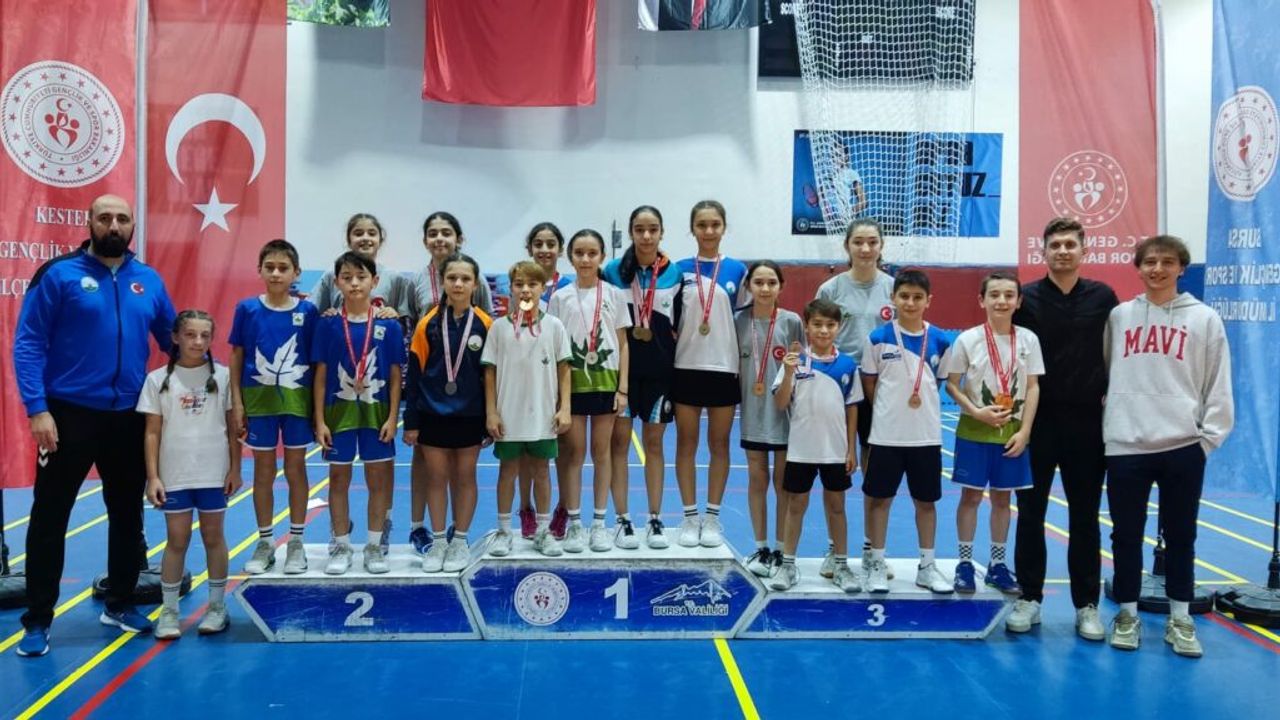 Osmangazili badmintoncular madalyaya doydu