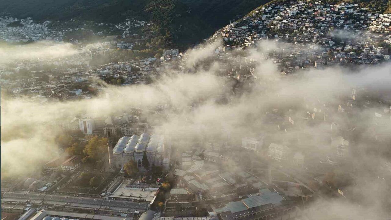 Bursa güne sisle uyandı