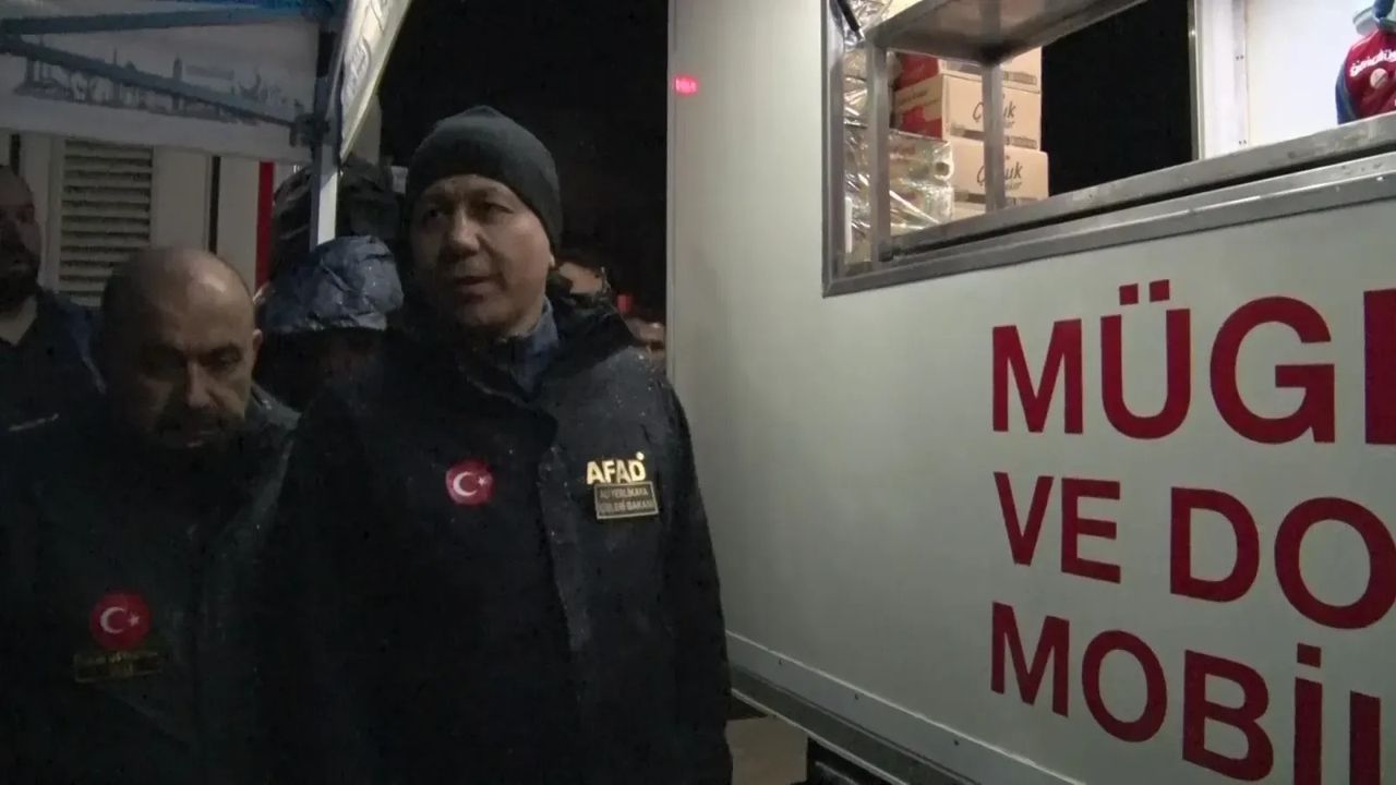 Bakan Yerlikaya'dan deprem bölgesinde inceleme